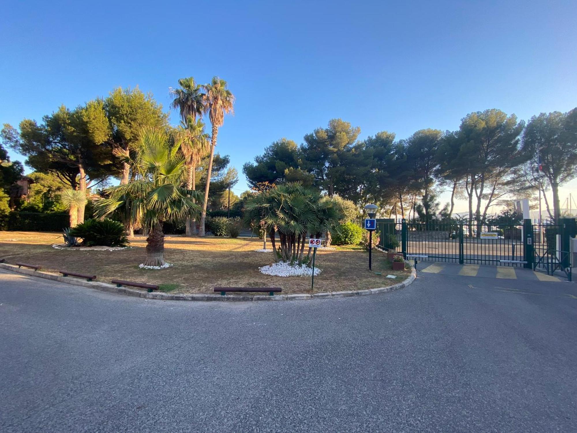 Appartement Face Mer Et Port Santa Lucia Climatise Et Wifi Saint-Raphaël 외부 사진